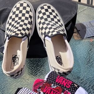Vans Checkerboard Slipon sneakers (W8.5/M7.5) & 3 pairs Van's ankle socks